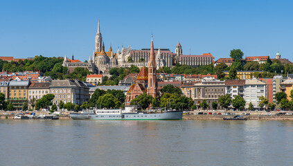 Vista di Buda dalla riva del Danubio a Budapest