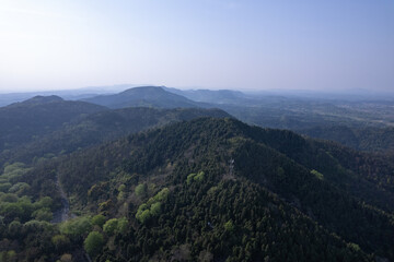 Naklejka premium Anlu city offers a beautiful view of Baizhao Mountain's scenic peaks.