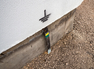 Ground loop exit from the building wall