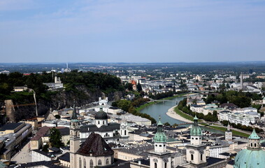 Blick auf die Altstadt von Salzburg im Sommer