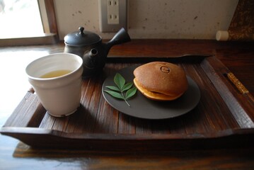 どら焼きと日本茶の和のひととき