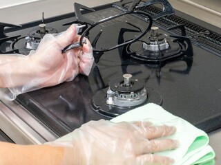 ガスコンロの掃除シーン