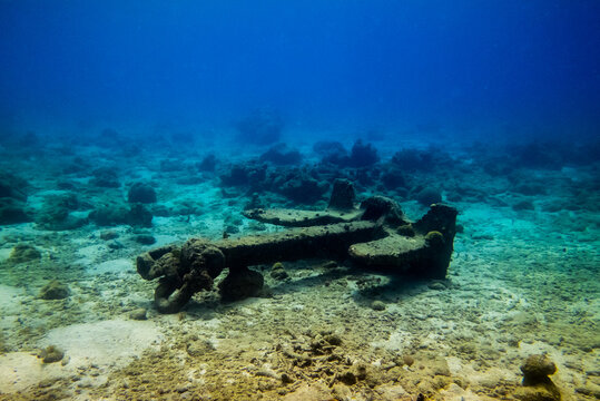 large rusted anchor underwater while scuba diving Cura&ccedil;ao