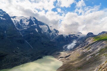 Experience the stunning beauty of Grossglockner, Austria. Majestic glaciers and towering mountains...