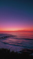 Obraz premium Tranquil Twilight over Ocean Waves