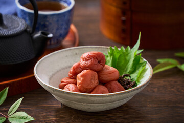 梅干しの小鉢｜和食の定番漬物・保存食