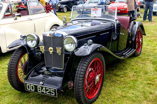 1933 MG J2 sports car