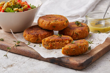 Chickpea patties with bell pepper salad