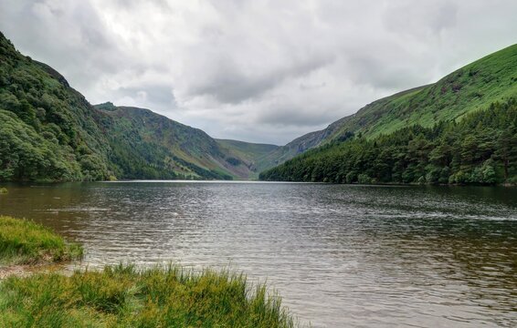 Glendalough dans le parc national des Wicklow Mountains en Irlande