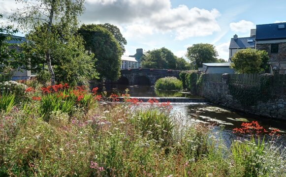 dans les rues de la ville de Westport en Irlande