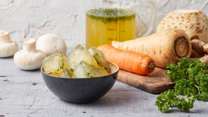 Frozen vegetable broth cubes
