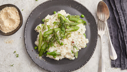 Spring rice with green asparagus