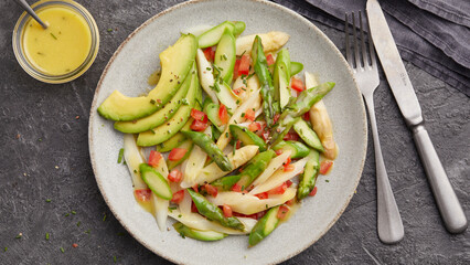 Asparagus salad with avocado
