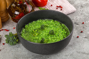 Dietari vegan broccoli cream soup