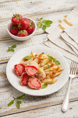 Asparagus salad with strawberries and tamarind
