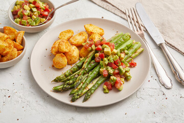 Potatoes with asparagus and avocado