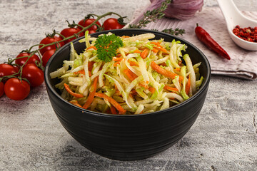 Vegan salad with kohlrabi and carrot