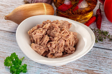 Canned tuna fish in olive oil