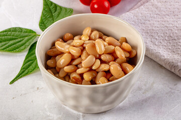 Canned white kidney beans in the bowl