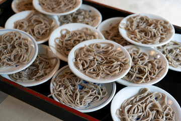 出石そば　皿そば　蕎麦の写真