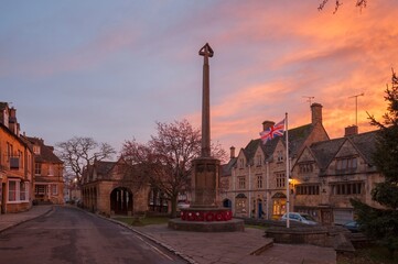 Fototapeta premium Cotswold town of Chipping Campden at dawn, Gloucestershire, England
