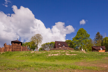 Piękny, wiosenny dzień w Muszynie. Ogrody magiczne i legend na Zapopradziu © rogozinski