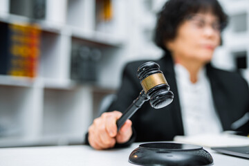  Elder Lawyer for Financial Planning and Wills in a Law Office