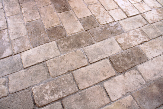 Sol pav&eacute; dalle et dallage ancien patin&eacute;