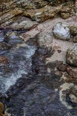 Over millions of years, the Orfento River (in the municipality of Caramanico Terme) has carved out a narrow gorge now covered by dense riparian vegetation featuring willows, ferns, and mosses.