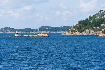 felsige Küste von Bergen am Sognefjord in Norwegen