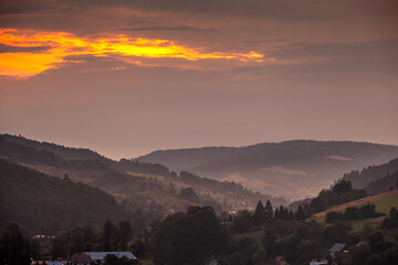 Muszyna z Baszty o wschodzie słońca latem. © rogozinski