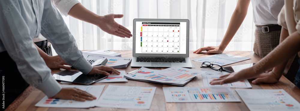 Aufkleber calendar on computer software application for brisk schedule planning for personal organizer and onl