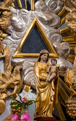 Mary holding baby Jesus