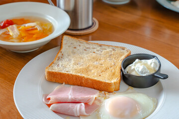 Morning breakfast set / 洋風朝食プレート
