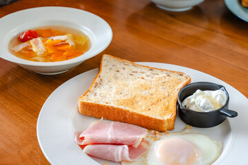 Morning breakfast set / 洋風朝食プレート
