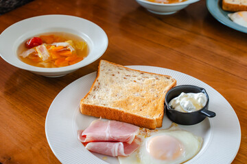 Morning breakfast set / 洋風朝食プレート
