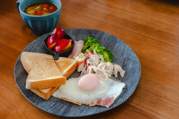Morning breakfast / 洋風朝食プレート
