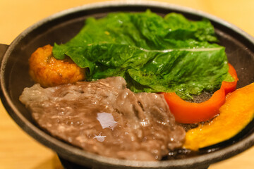 大川荘の和会席　牛肉と野菜の鉄板焼き