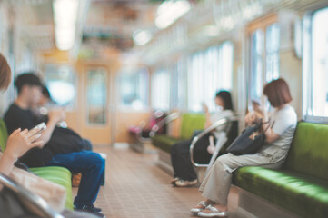 電車内のぼかし風景