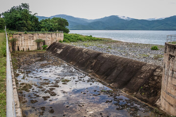 The water drainage door of the dam