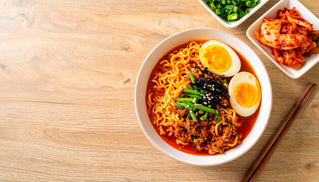 Korean instant noodles with egg