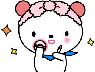 bear putting on make-up