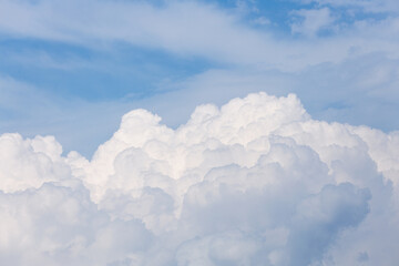 下寄りの入道雲