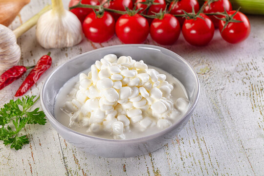 Grain cottahe cheese for breakfast