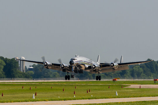 Lockheed Constellation Vintage Airliner Landing