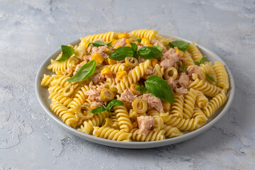 Tuna fusilli pasta, spiral or spiral pasta