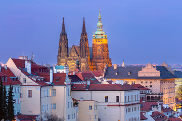 Obraz premium St Vitus Cathedral at Twilight in Prague, Czech Republic