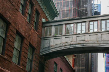 Naklejka premium Staple Street Skybridge in Tribeca Manhattan New York City