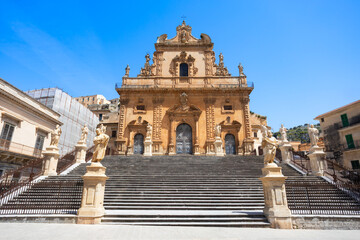 Naklejka premium Saint Peter Church or Duomo di San Pietro Apostolo
