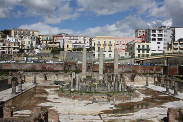 Obraz premium view of the old town of Pozzuoli, Italy 